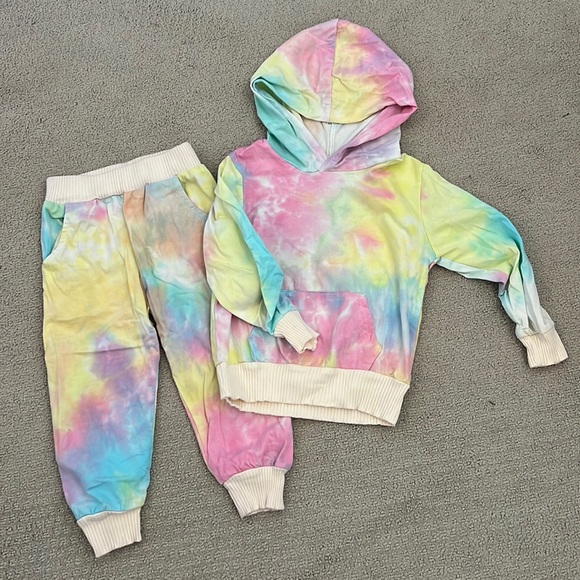 Other - Girls tie dye jogger set